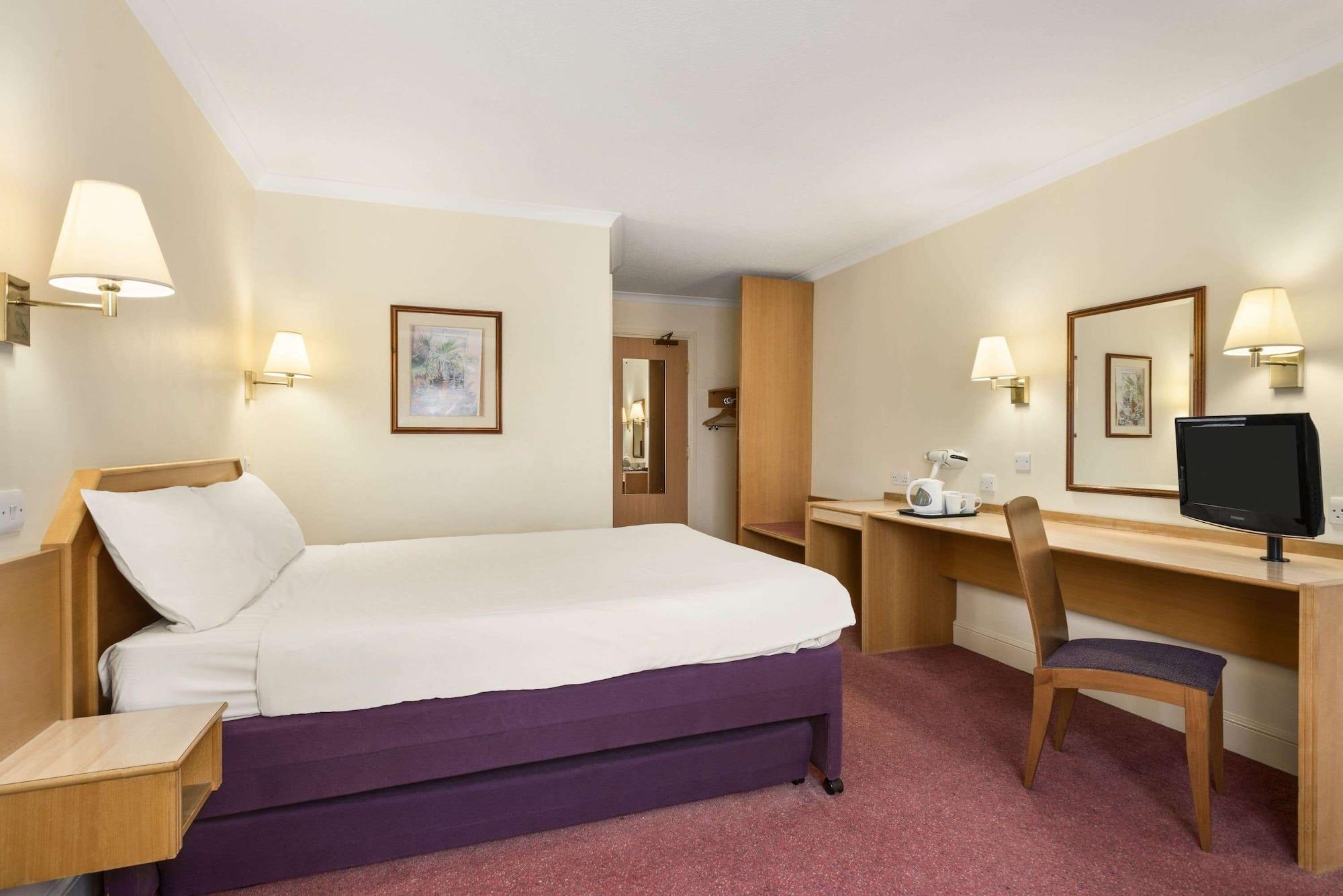 Super 8 By Wyndham Chester East Ngoại thất bức ảnh