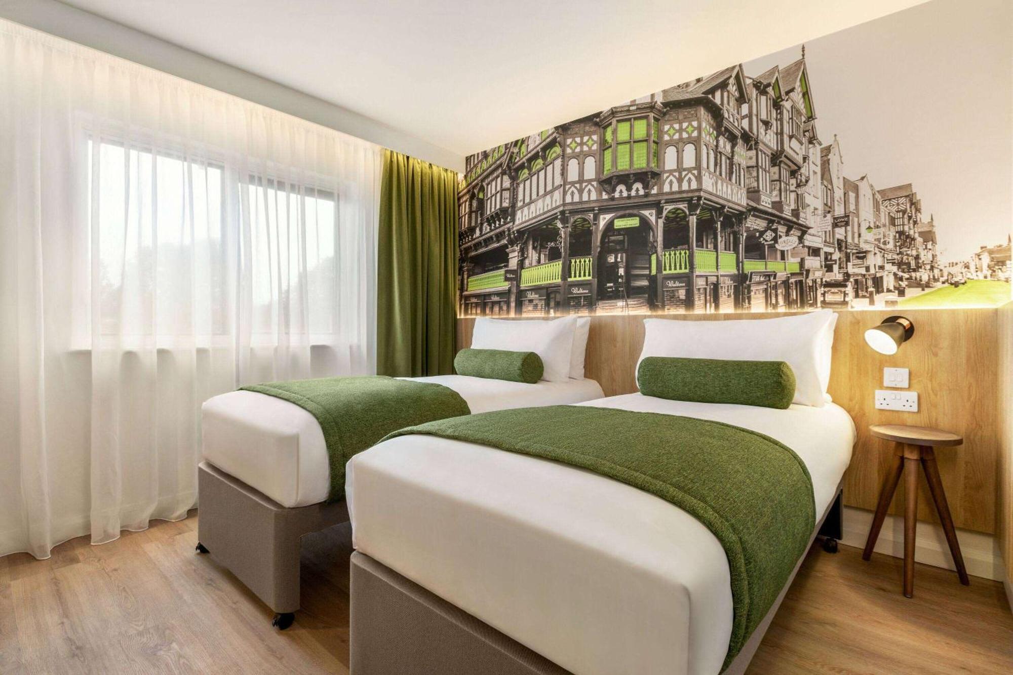 Super 8 By Wyndham Chester East Ngoại thất bức ảnh
