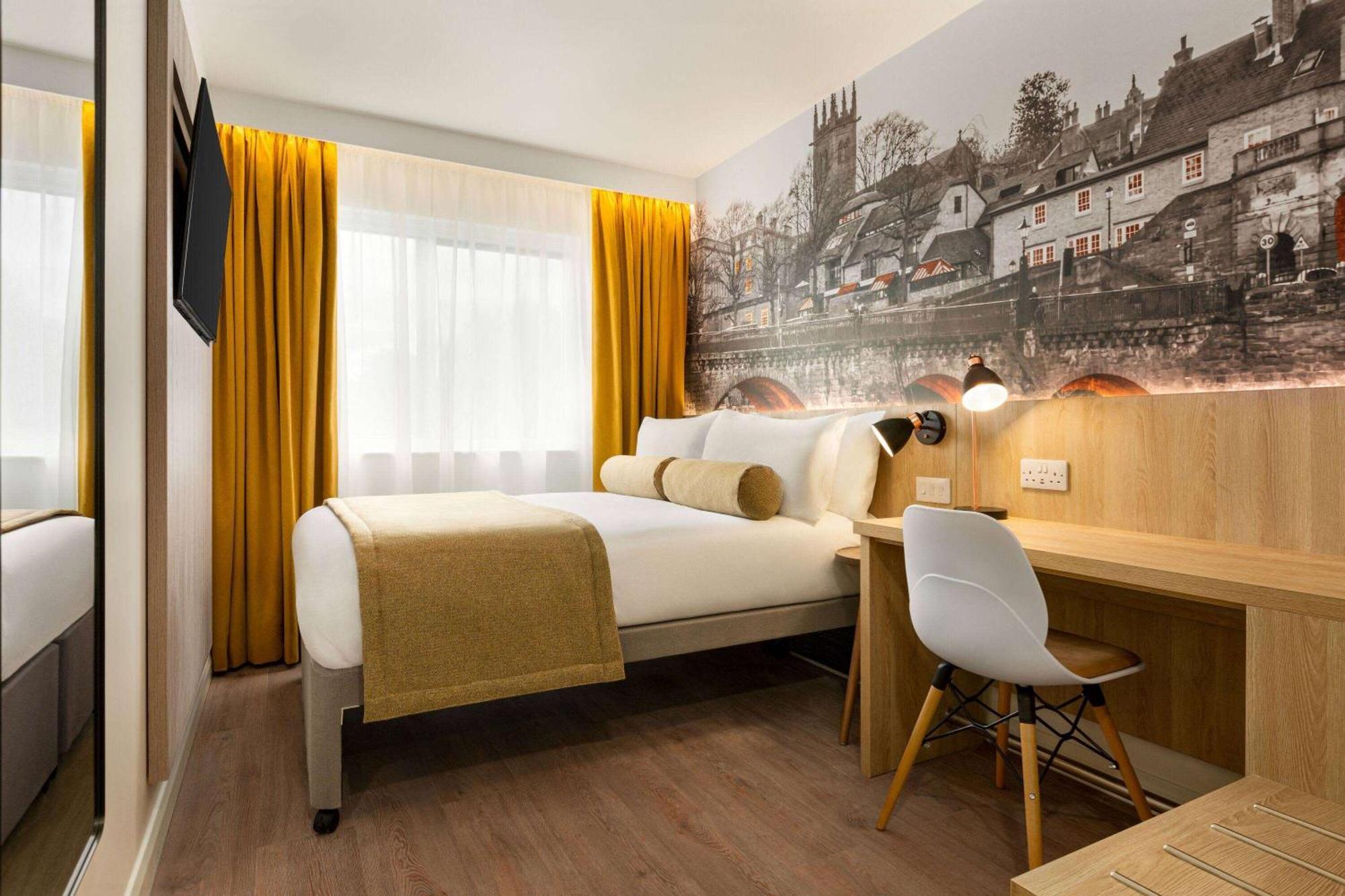 Super 8 By Wyndham Chester East Ngoại thất bức ảnh