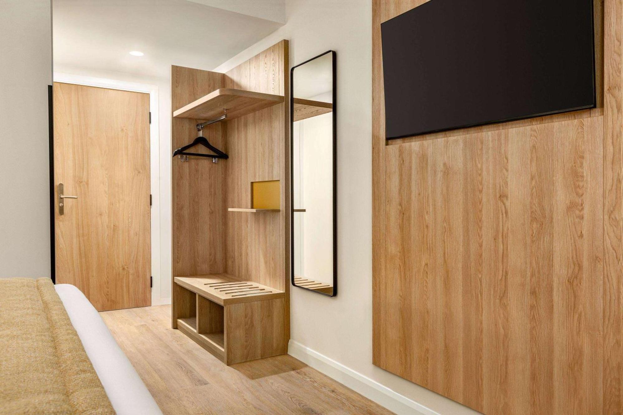 Super 8 By Wyndham Chester East Ngoại thất bức ảnh